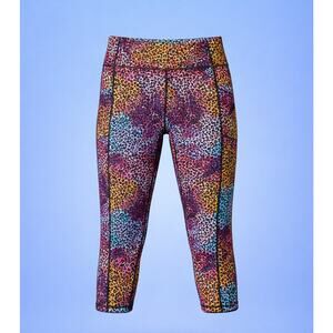 Ladies Large Moisture Wicking Animal Print Athletic Capri Pants With Pockets